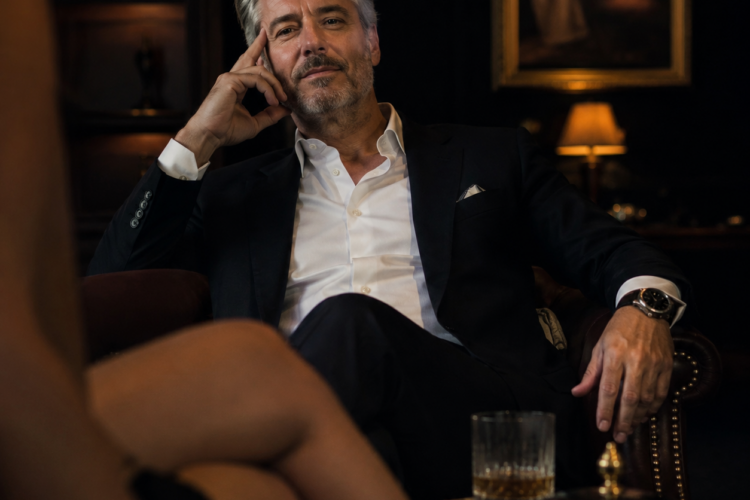 La Fantasía del Sugar Daddy: Poder, Lujo y Placer Sin Límites